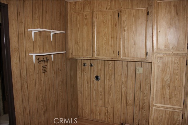 lots of room in the laundry room