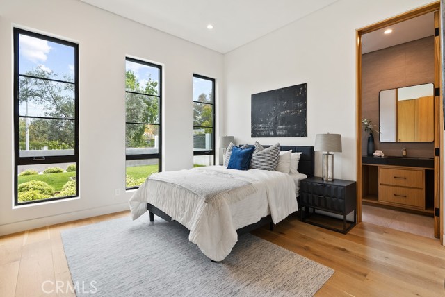 5727 Cahill Avenue, Tarzana CA: https://media.crmls.org/medias/6607d2bf-454a-4339-a603-5e2ac26eae70.jpg