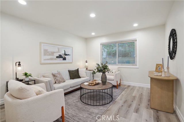 13811 Palace Way, Tustin CA: https://media.crmls.org/medias/66098b1d-6616-4a74-96b3-39a7269c6c21.jpg
