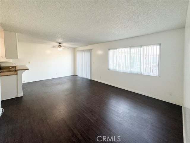 Detail Gallery Image 2 of 17 For 3649 Emerald St #111,  Torrance,  CA 90503 - 1 Beds | 1 Baths