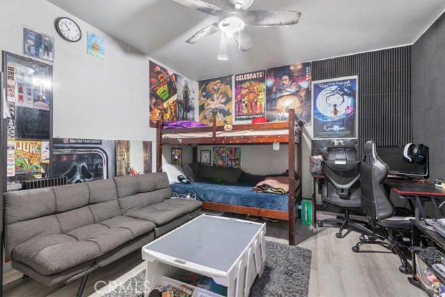 13273 Sunburst Street, Pacoima CA: https://media.crmls.org/medias/6609d1c4-91f1-400f-b867-930a0d70bac2.jpg