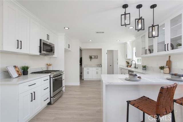 Detail Gallery Image 14 of 35 For 418 S Wheeler Pl, Orange,  CA 92869 - 5 Beds | 2/1 Baths