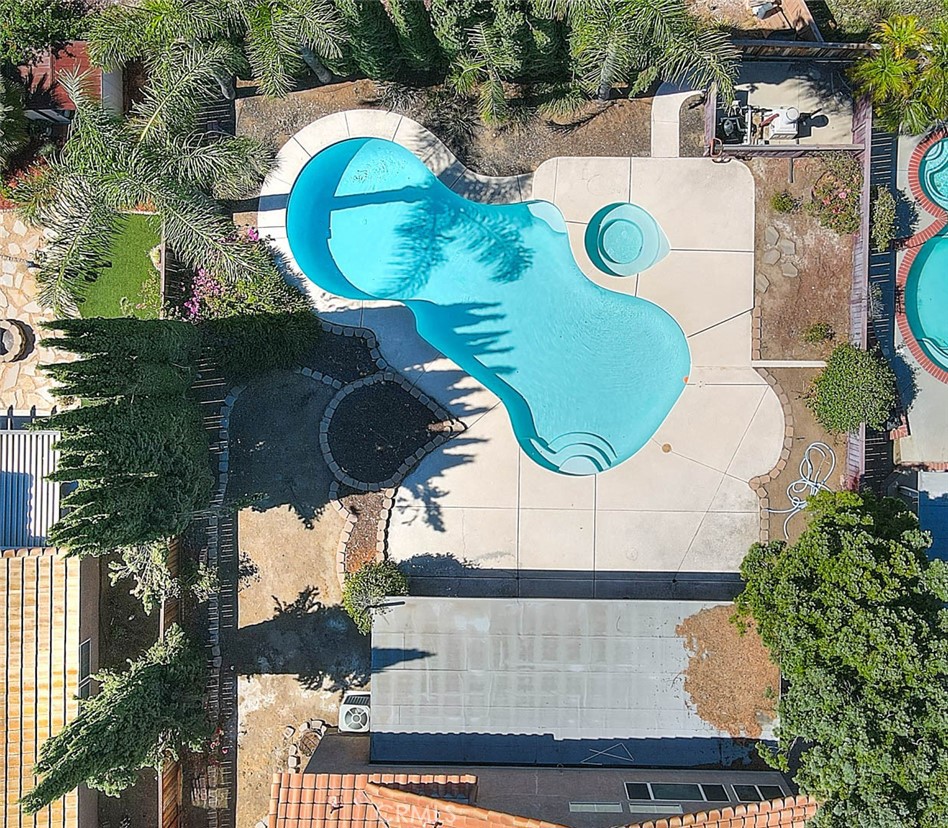 https://media.crmls.org/medias/660aca97-ef4d-4788-bbd1-2fd05da6c19c.jpg?preset=X-Large