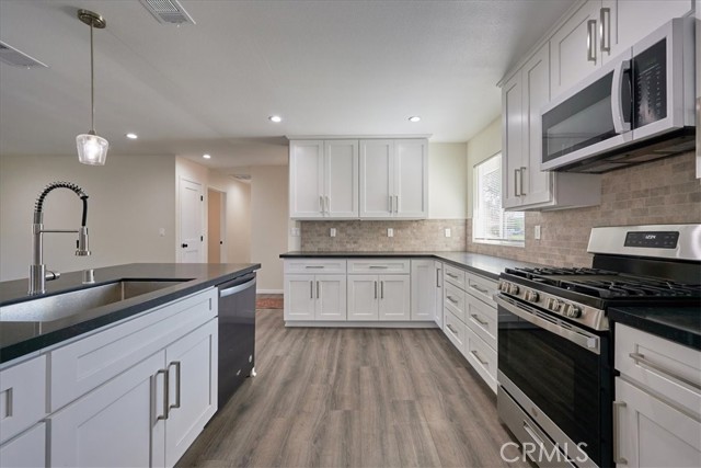 6881 Belgrave Avenue, Garden Grove CA: https://media.crmls.org/medias/660bb7fb-f491-465b-828f-19a6748e58f7.jpg