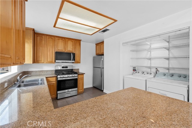 Detail Gallery Image 25 of 39 For 4838 Elmwood #7,  Los Angeles,  CA 90004 - 3 Beds | 3 Baths