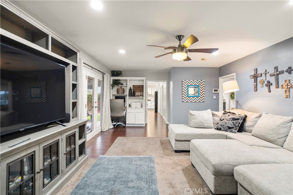 660D225E Fa95 400C A320 Ea1212C84D56 1811 Country Club, Bakersfield, Ca 93306 &Lt;Span Style='BackgroundColor:transparent;Padding:0Px;'&Gt; &Lt;Small&Gt; &Lt;I&Gt; &Lt;/I&Gt; &Lt;/Small&Gt;&Lt;/Span&Gt;