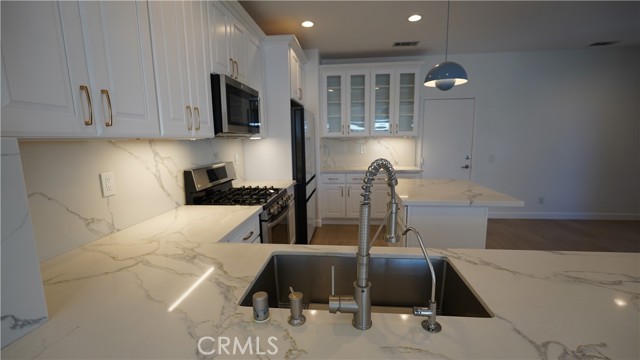 Detail Gallery Image 11 of 25 For 27 Windward, Buena Park,  CA 90621 - 3 Beds | 2/1 Baths