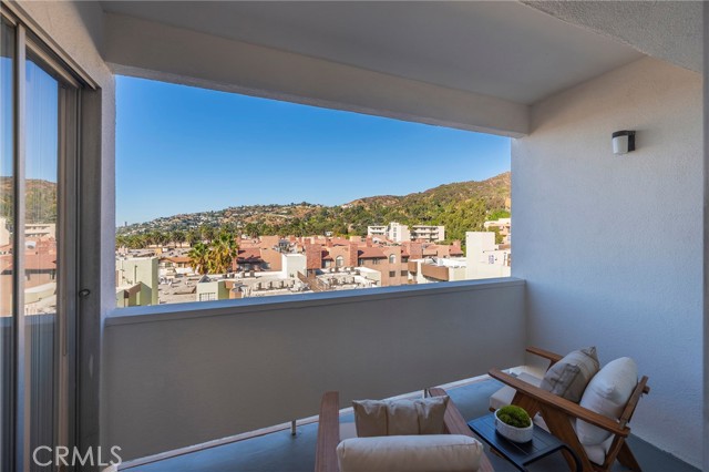 Detail Gallery Image 17 of 43 For 7250 Franklin Ave #912,  Los Angeles,  CA 90046 - 2 Beds | 1/1 Baths