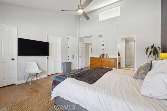 4455 Fulton Avenue, Sherman Oaks CA: https://media.crmls.org/medias/660f0c00-92a2-4062-8c9a-a9ae5b6e72ea.jpg