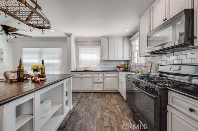 3322 Sandwood Street, Lakewood CA: https://media.crmls.org/medias/660f635e-e7fd-455c-a762-6e5b62ac3e44.jpg