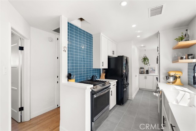 Detail Gallery Image 9 of 24 For 8781 Cattaraugus Ave, Los Angeles,  CA 90034 - 3 Beds | 2 Baths