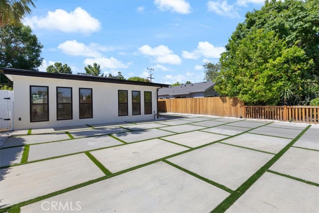 22452 Dolorosa Street, Woodland Hills CA: https://media.crmls.org/medias/660fa293-48ea-4f29-ad50-4531703ec4f1.jpg