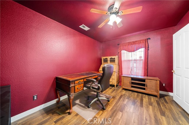 Detail Gallery Image 3 of 16 For 45644 Barham Ave, Lancaster,  CA 93534 - 4 Beds | 2 Baths