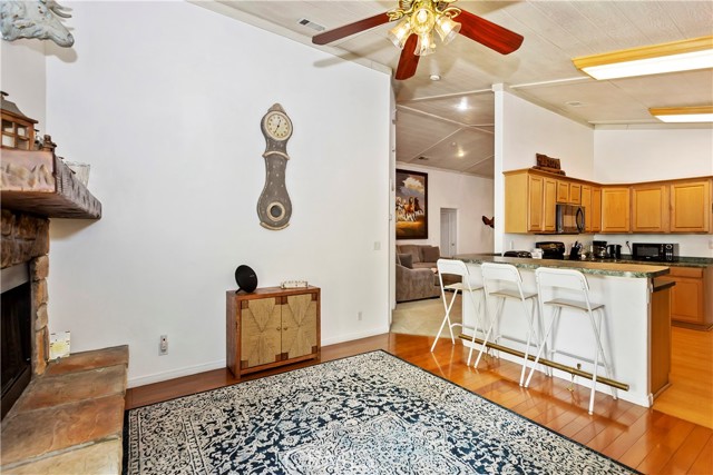 Detail Gallery Image 8 of 25 For 329 E Sherwood Bld, Big Bear City,  CA 92314 - 3 Beds | 2 Baths