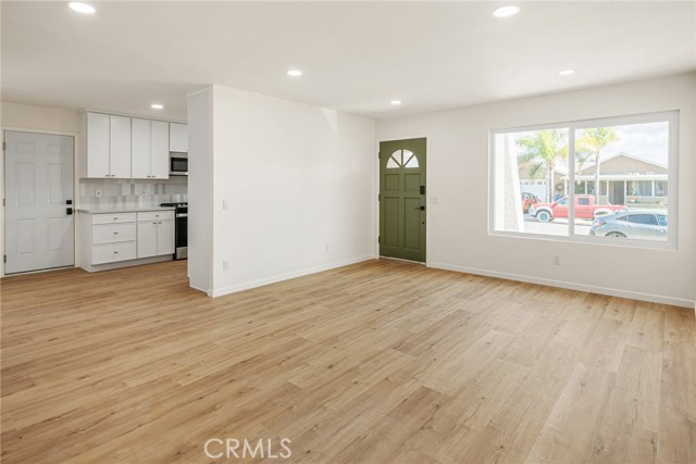 Detail Gallery Image 9 of 32 For 1254 Marjorie Pl, Escondido,  CA 92027 - 3 Beds | 2 Baths