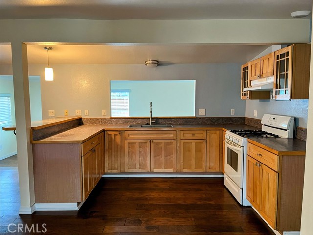 Detail Gallery Image 3 of 21 For 963 Balboa St, Morro Bay,  CA 93442 - 2 Beds | 2 Baths