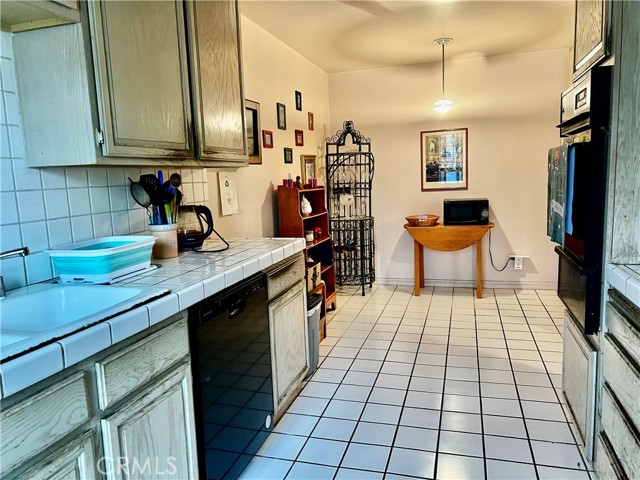 5240 Vantage Avenue, 101 photo 7