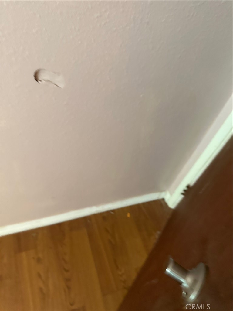 https://media.crmls.org/medias/66129f9d-09a7-4986-ac3c-93888a62f902.jpg?preset=X-Large