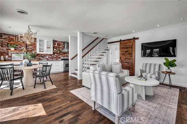 Detail Gallery Image 17 of 34 For 907 Diamond St, Redondo Beach,  CA 90277 - 4 Beds | 3 Baths