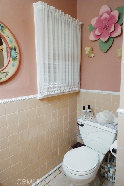 424 W 11th Street, Azusa CA: https://media.crmls.org/medias/6612f9cf-2220-4a39-962d-0b9d0be007a8.jpg