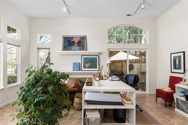 Detail Gallery Image 11 of 59 For 1975 Heritage Oak, Chico,  CA 95928 - 3 Beds | 2 Baths