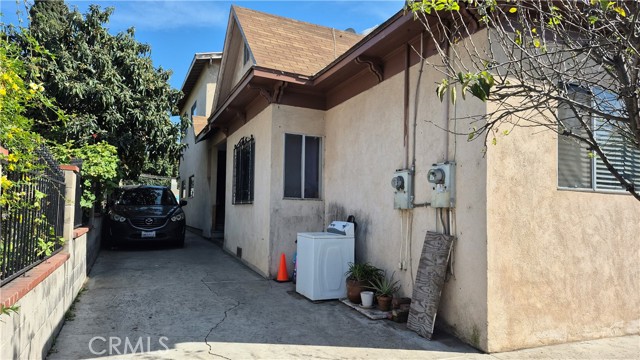 616 N St Louis Street, Los Angeles CA: https://media.crmls.org/medias/661344f0-e576-4b75-9477-61ec3f2b5730.jpg