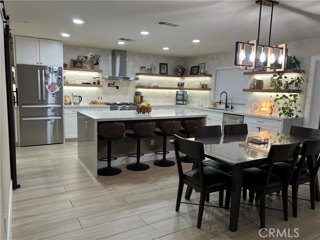 116 Yosemite Avenue, Perris CA: https://media.crmls.org/medias/6613b02b-98e7-42b3-a1f7-b676dd988f09.jpg