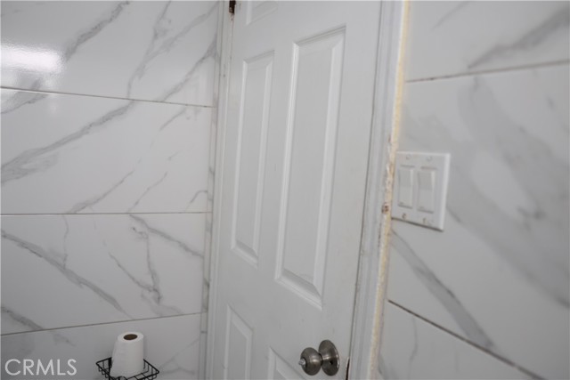 927 W 82nd Street, Los Angeles CA: https://media.crmls.org/medias/6613c526-5dde-41cf-80ee-cc6dbd3b7230.jpg