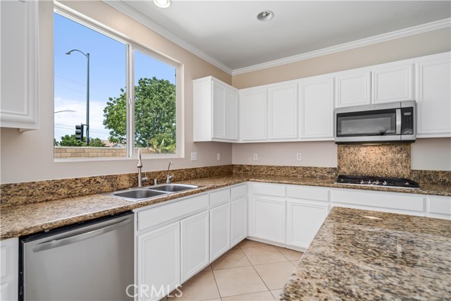 Detail Gallery Image 20 of 53 For 2207 Cork Oak St, Palmdale,  CA 93551 - 5 Beds | 4 Baths