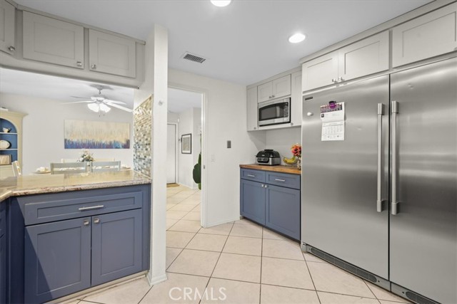 Detail Gallery Image 15 of 70 For 15717 Rosehaven Ln, Canyon Country,  CA 91387 - 3 Beds | 2/1 Baths