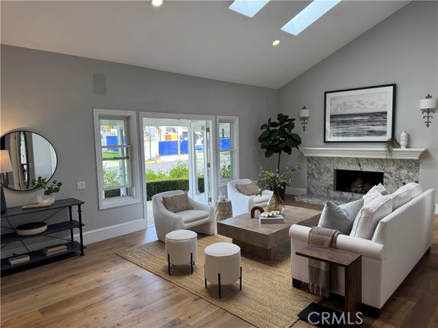 1935 Port Bishop, Newport Beach CA: https://media.crmls.org/medias/66144282-7d0a-4e5e-8629-2501e83a227c.jpg