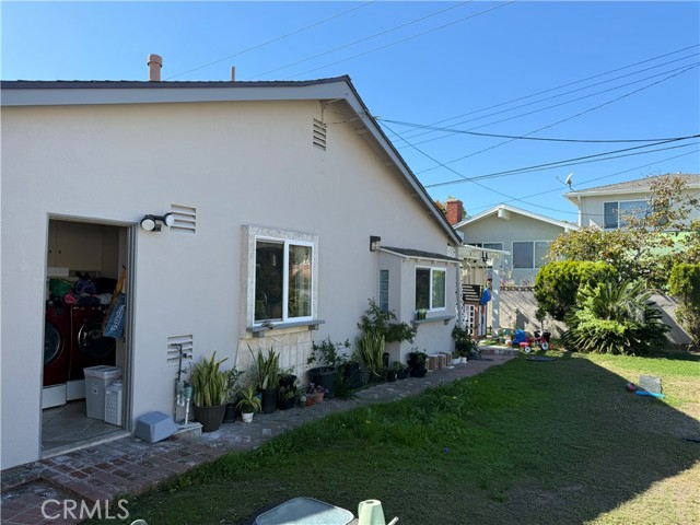 Detail Gallery Image 6 of 12 For 22601 Iris, Torrance,  CA 90505 - 3 Beds | 3 Baths