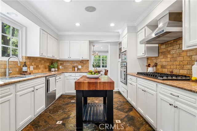 Detail Gallery Image 23 of 73 For 4590 Ensenada Dr, Woodland Hills,  CA 91364 - 3 Beds | 2/1 Baths