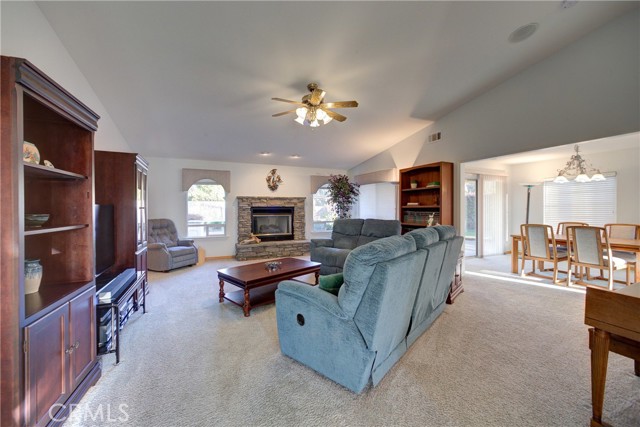 585 Red Tail Meadow Lane, Arroyo Grande CA: https://media.crmls.org/medias/66150b67-6d42-4520-bd8d-55cafa58a534.jpg