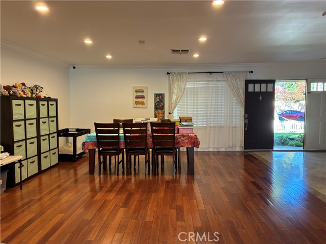 Detail Gallery Image 10 of 10 For 19046 Friar St, Tarzana,  CA 91335 - 4 Beds | 2 Baths