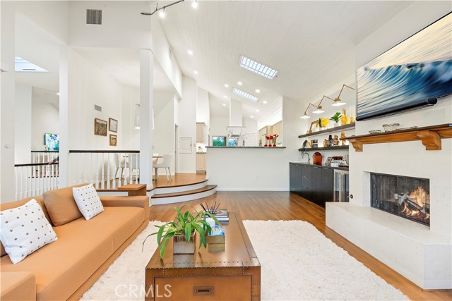 Detail Gallery Image 12 of 51 For 520 Kings, Newport Beach,  CA 92663 - 4 Beds | 4 Baths