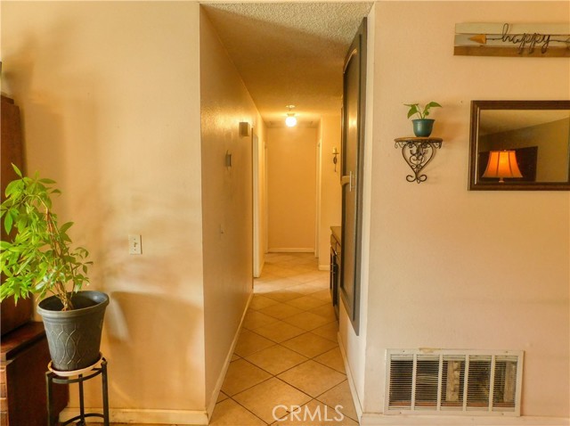 Detail Gallery Image 6 of 17 For 25270 Menominee, Moreno Valley,  CA 92553 - 3 Beds | 2 Baths