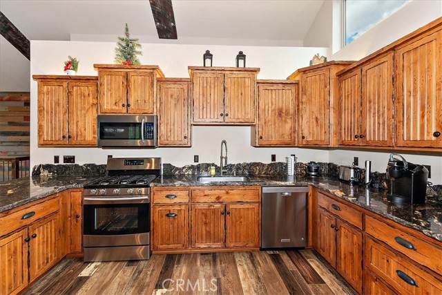 Detail Gallery Image 9 of 45 For 40944 Seneca Trl, Big Bear Lake,  CA 92315 - 4 Beds | 3 Baths