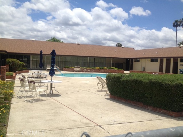 Detail Gallery Image 3 of 5 For 281 Camino Del Sol, Hemet,  CA 92543 - 2 Beds | 1 Baths