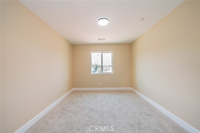 555 N Meridian Avenue, San Bernardino CA: https://media.crmls.org/medias/66161de7-1e97-4cd5-a6fe-76cd648ba048.jpg