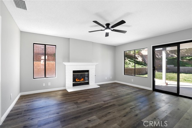 Detail Gallery Image 12 of 49 For 40501 Palmas Ct, Palmdale,  CA 93551 - 3 Beds | 2/1 Baths
