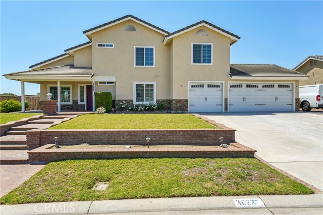 3622 Broken Twig Drive, Norco CA: https://media.crmls.org/medias/6618310c-ef42-4edf-ace2-727176b2bbd6.jpg
