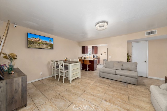 Detail Gallery Image 12 of 28 For 5945 Mckinley Ave, San Bernardino,  CA 92404 - 5 Beds | 2 Baths