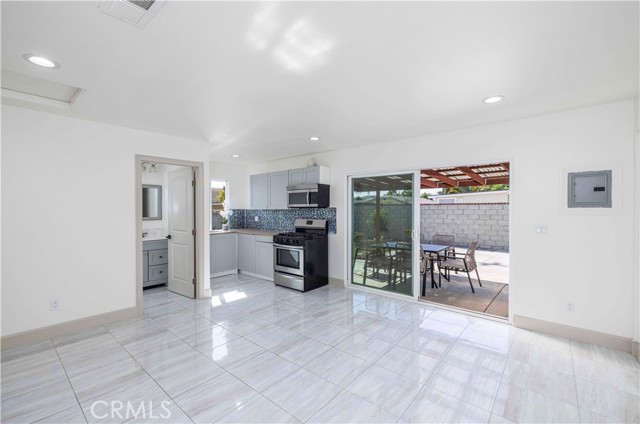 Detail Gallery Image 17 of 29 For 8902 Mcclure Ave, Westminster,  CA 92683 - 5 Beds | 3 Baths