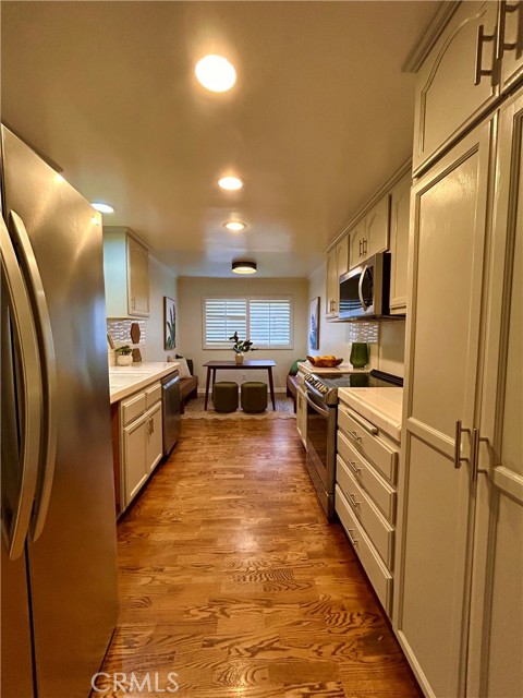 18120 Oxnard Street # 76, Tarzana (los Angeles), California 91356, 3 Bedrooms Bedrooms, ,3 BathroomsBathrooms,Residential,For Sale,18120 Oxnard Street # 76,CRLG25065242