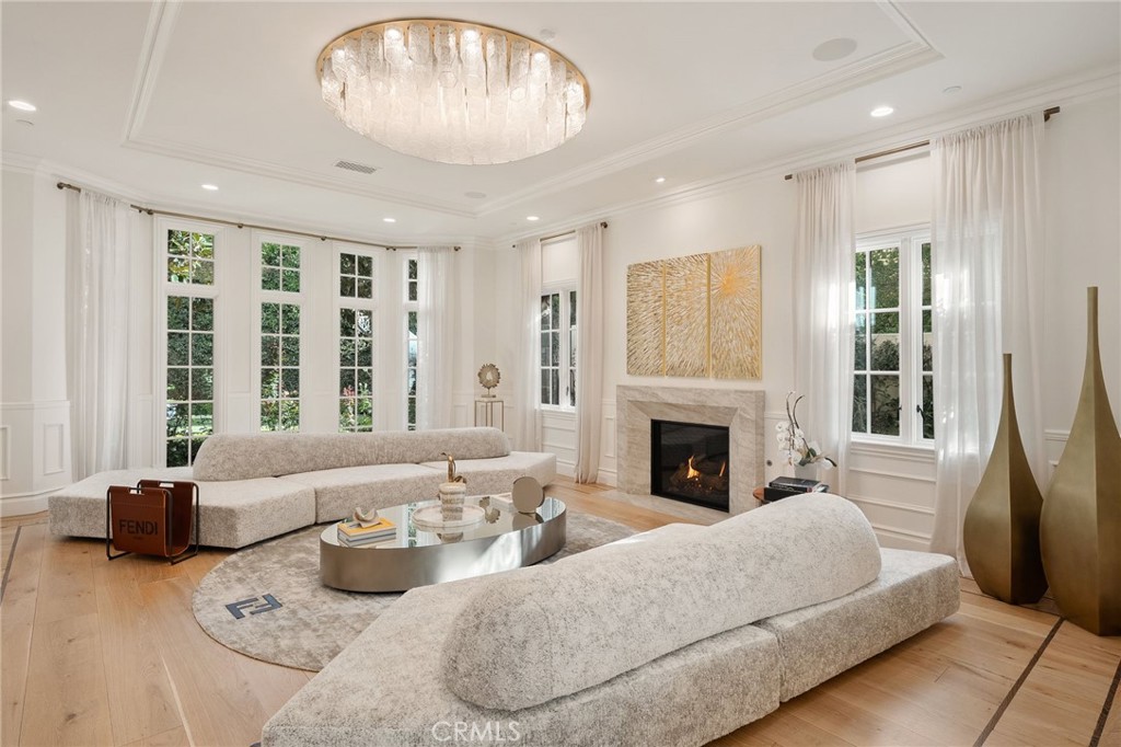 MLS #OC25262428 image #8