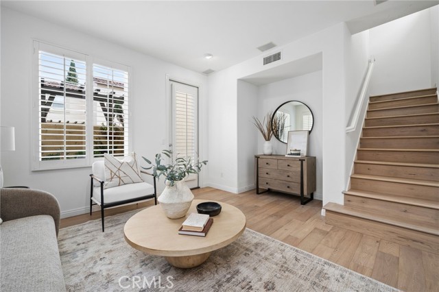 Detail Gallery Image 4 of 34 For 117 White Flower, Irvine,  CA 92603 - 3 Beds | 2/1 Baths