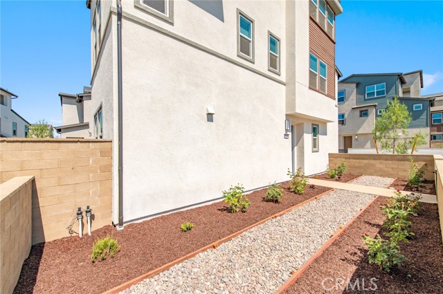 Detail Gallery Image 15 of 42 For 243 Yerba, Irvine,  CA 92618 - 4 Beds | 3/1 Baths