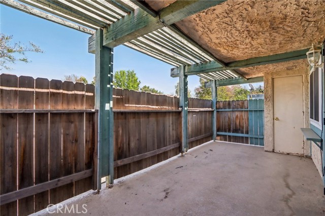 Detail Gallery Image 11 of 48 For 2561 Gonzaga Ln, Riverside,  CA 92507 - 3 Beds | 2 Baths