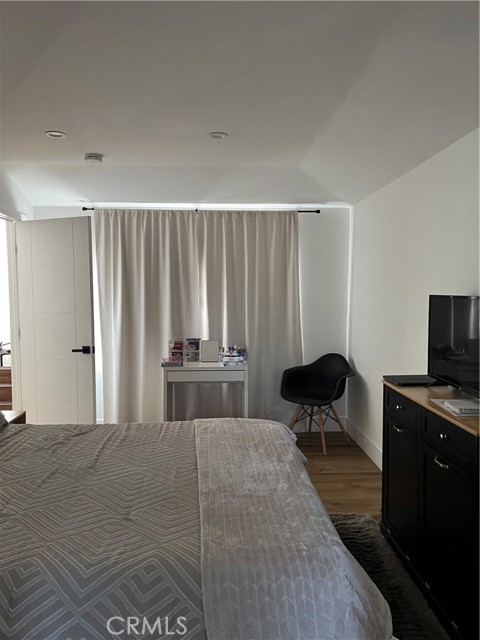 8129 Radford Avenue, North Hollywood CA: https://media.crmls.org/medias/661c5243-26b1-4a53-ac2d-fe228eed0c27.jpg